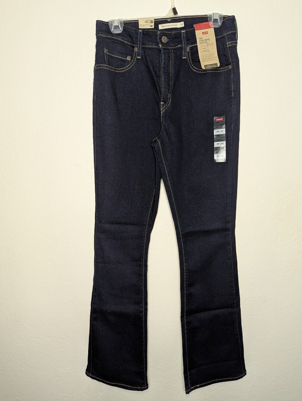 NWT Levi's Women's 725 High Rise Bootcut Jeans Size 29x32